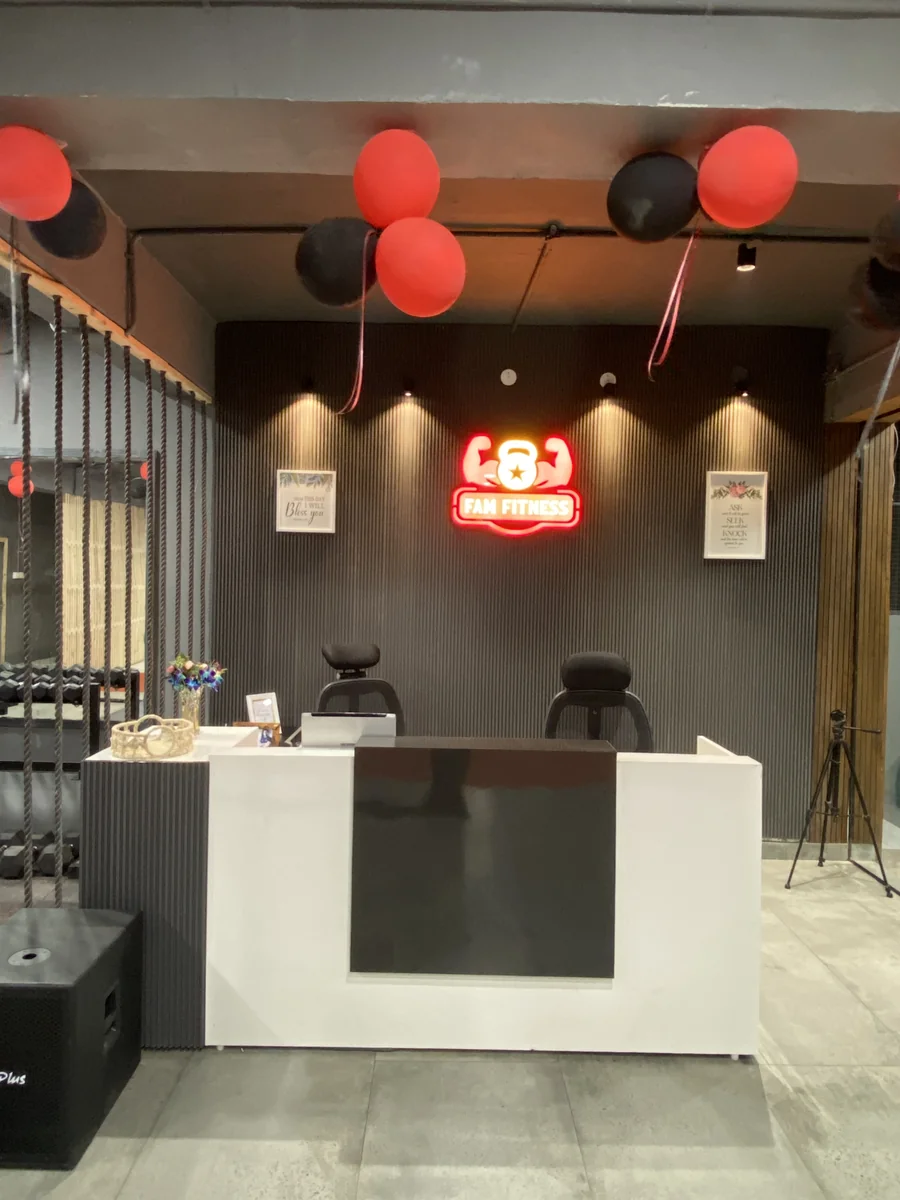 FAM FITNESS Body Recharge Station Reception & Lounge
